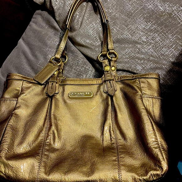 Gold Coach purse - Picture 1 of 10